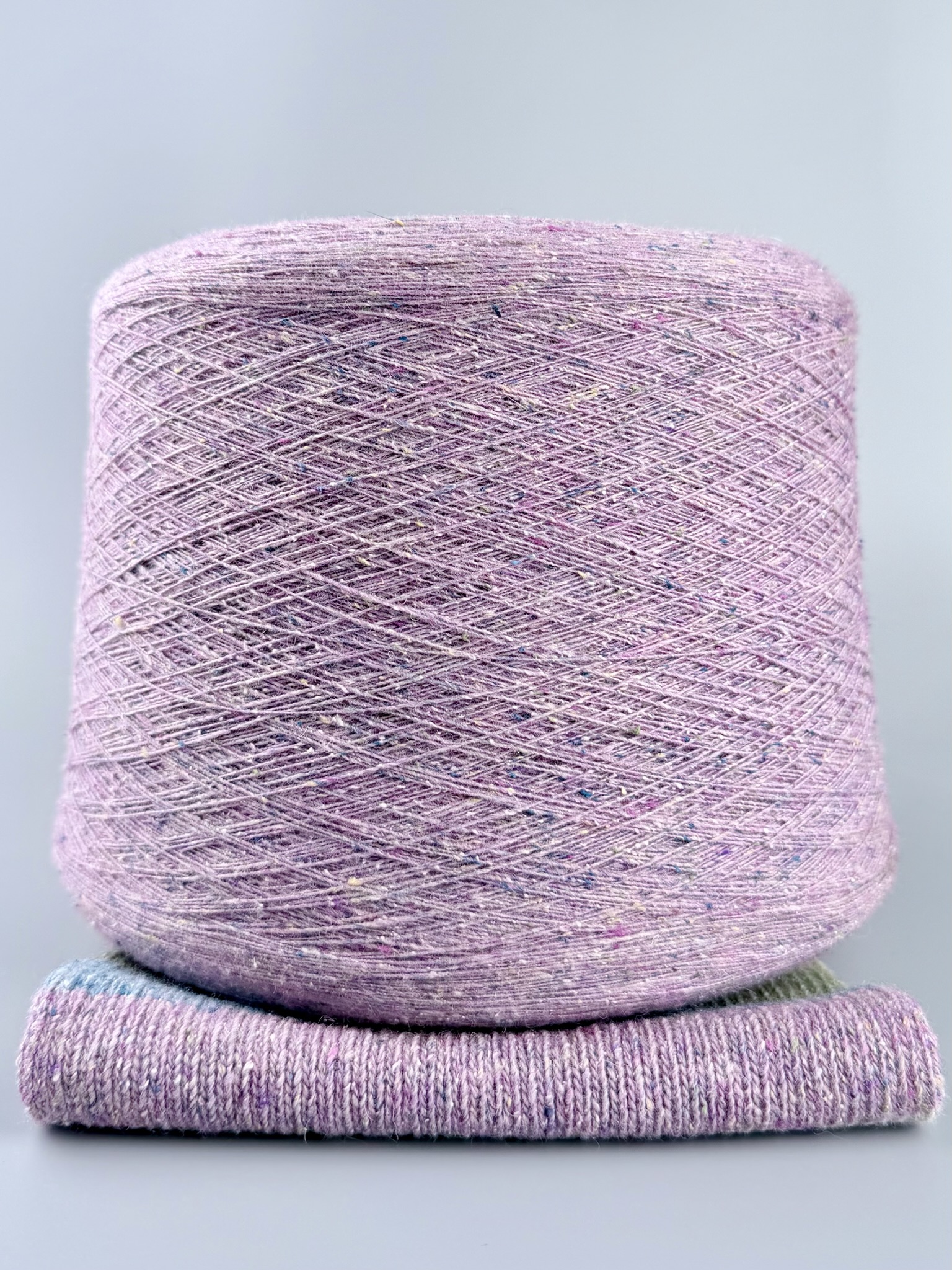 Zimpfer Wolle Selezione Art. Cardiff Tweed Nm 1/10500 – Merino Seide Garn col. Lavendel foto 2